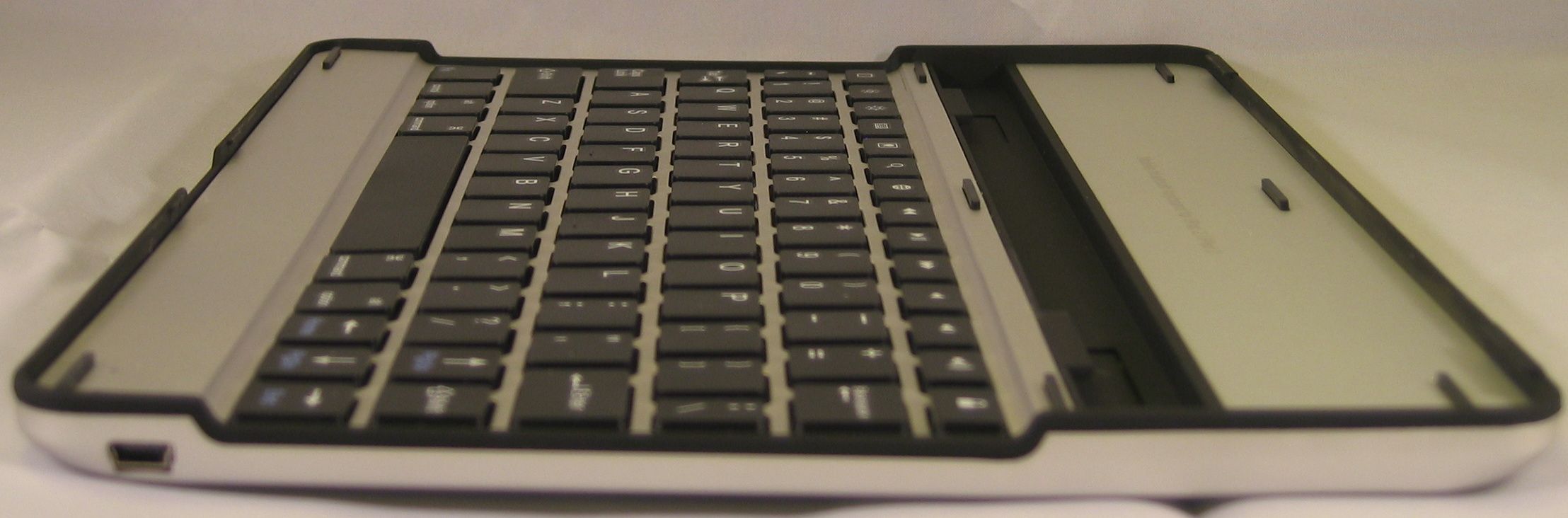 The Bluetooth keyboard of ipas is the worlds thinnest, and it is just