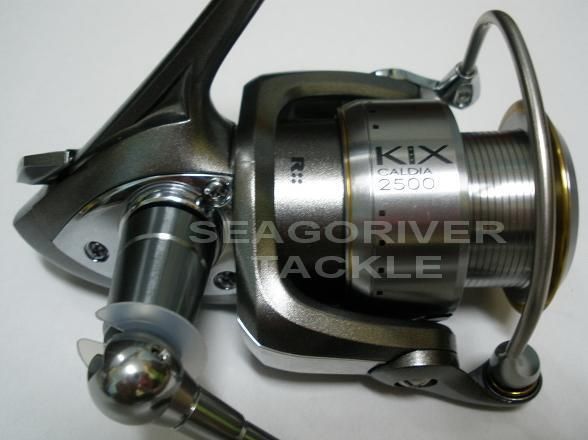 //www.seagoriver/images/reel/Daiwa/Daiwa_KIX_Caldia_2500_D