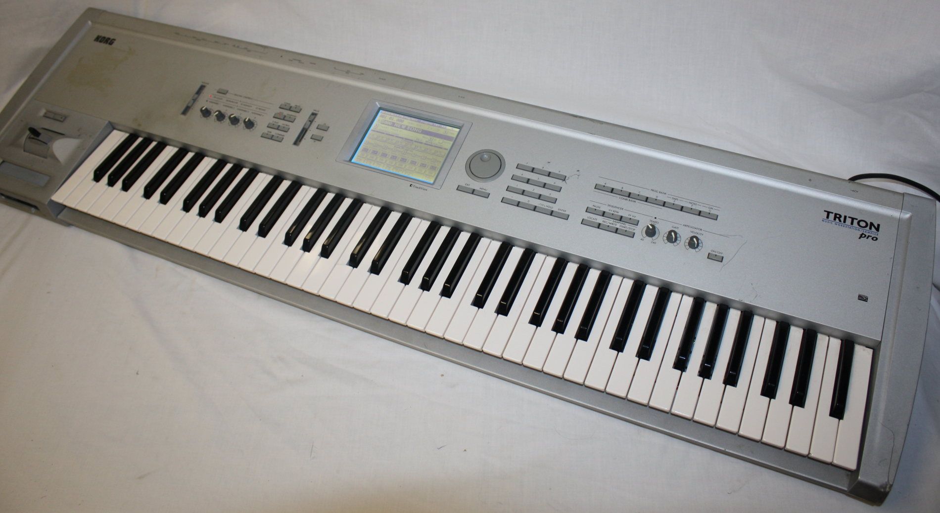 Korg Triton Pro 76 Music Workstation Sampler Sampling Keyboard