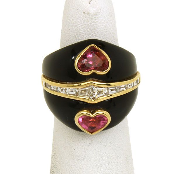 18K Gold Diamonds Black Onyx Heart Cut Gems Ladies Stylish Ring
