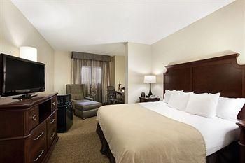 New Orleans ~ 3 Days & 2 Nights @ Embassy Suites with free meals or