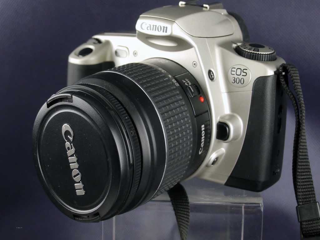 Canon EOS300 Spiegelreflex SLR mit 28 80 mm Objektiv Kamera