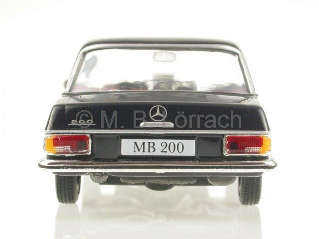 Mercedes W115 200 /8 blau Modellauto IXO 143