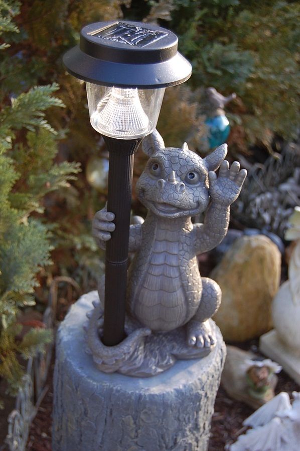 Drache mit Solarlampe Figur Frostfest Solar Leuchte Torwächter Neu