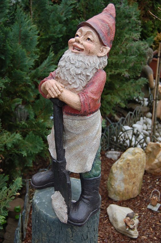 Gartenwichtel stehend Gartenzwerg Gartenfigur Antik Neu