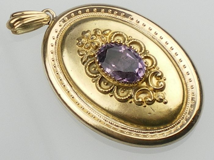 Biedermeier um 1840, 585 Gelb Gold Anhänger Medaillon mit Amethyst