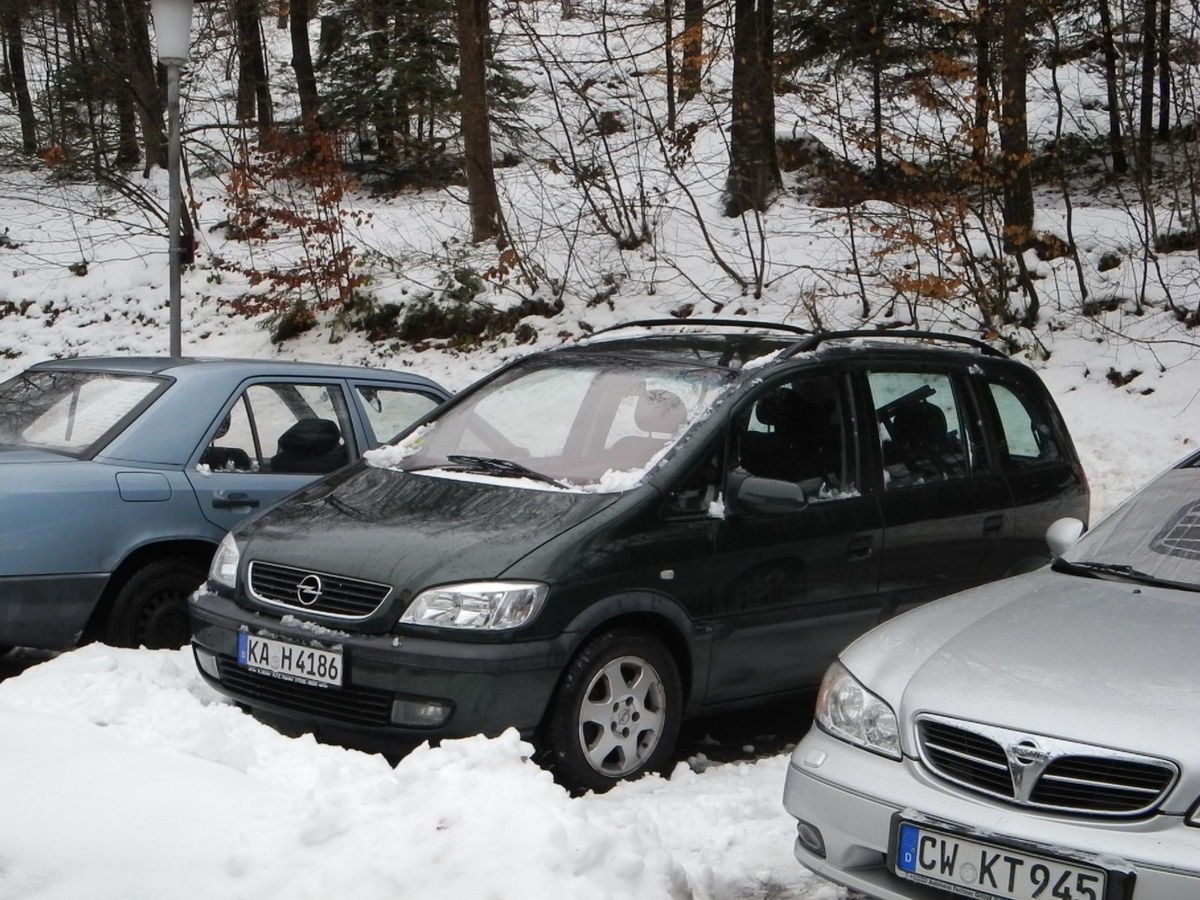 Opel Zafira 7 Sitzer Diesel BJ 2002 184 TKM