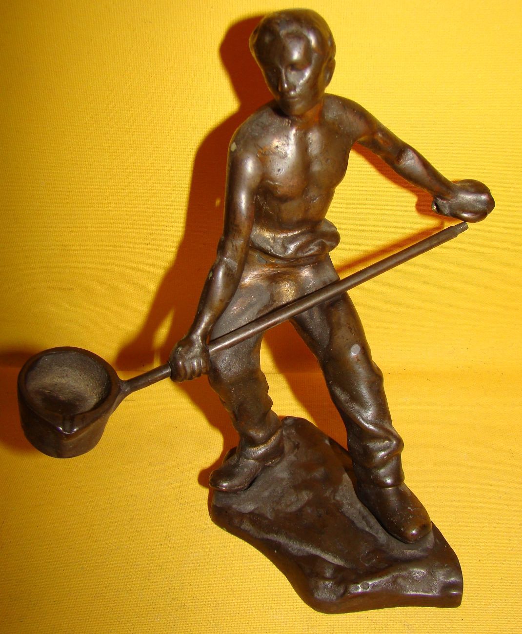 Bronze Eisengiesser, um 1930, H 14 cm ,(191/11038 )