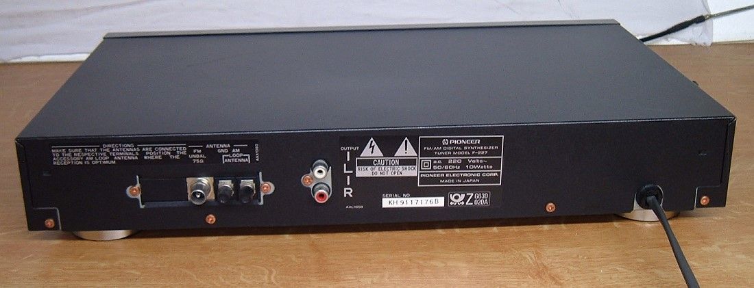 Pioneer F 227 AM/FM Tuner in schwarz