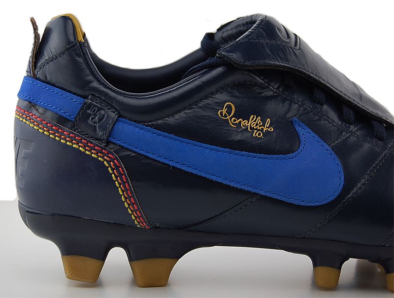 Nike Tiempo Ronaldinho FG Fußballschuhe Gr.42,5 NEU