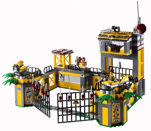 In der großen LEGO Dinosaurier Forschungsstation (LEGO Nr. 5887