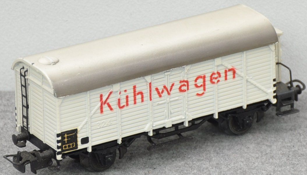 Märklin 324 .4 Kühlwagen mit Bremserhaus weiss Guß Okt__HO