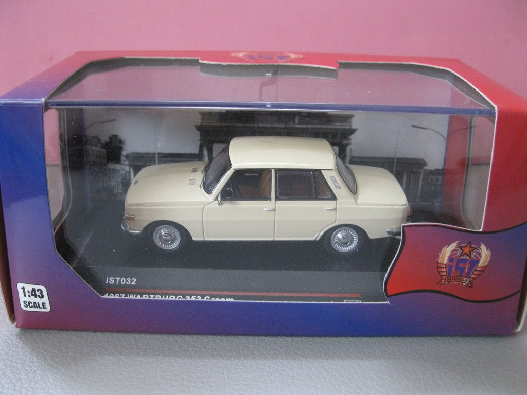 DDR Modelle Wartburg 353 Tourist Volkspolizei Barkas B1000 IST Models