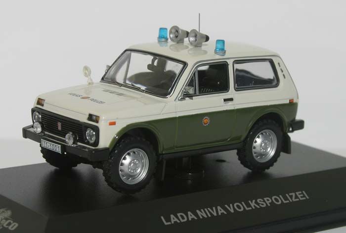 Lada Niva 2121 _ Volkspolizei _ DDR _ IST _ 143