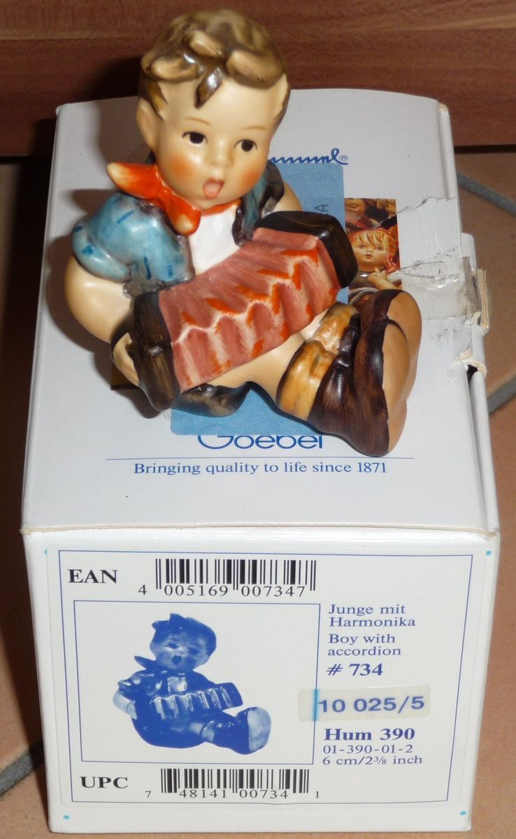 Figur Hummel Goebel Hum 390 Junge mit Harmonika OVP