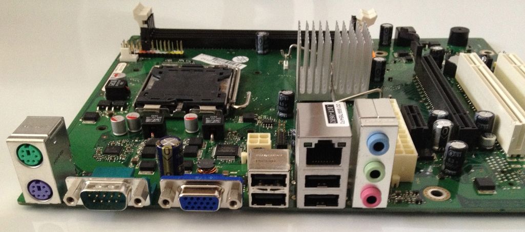 Fujitsu Siemens D2950 A11 Sockel 775 mATX Mainboard