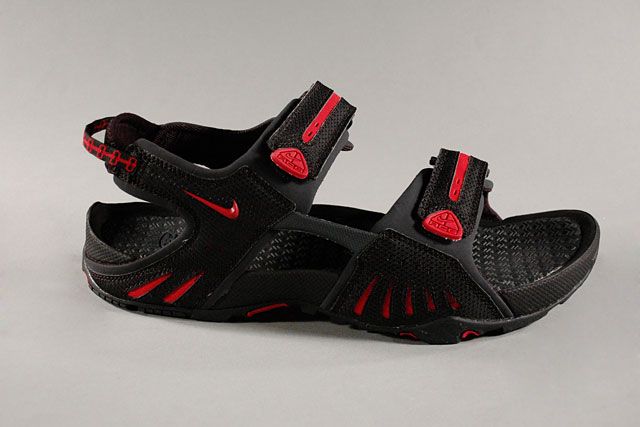 NEU NIKE ACG OUTDOORSANDALEN 312839 001 ** SCHWARZ GRAU ROT **