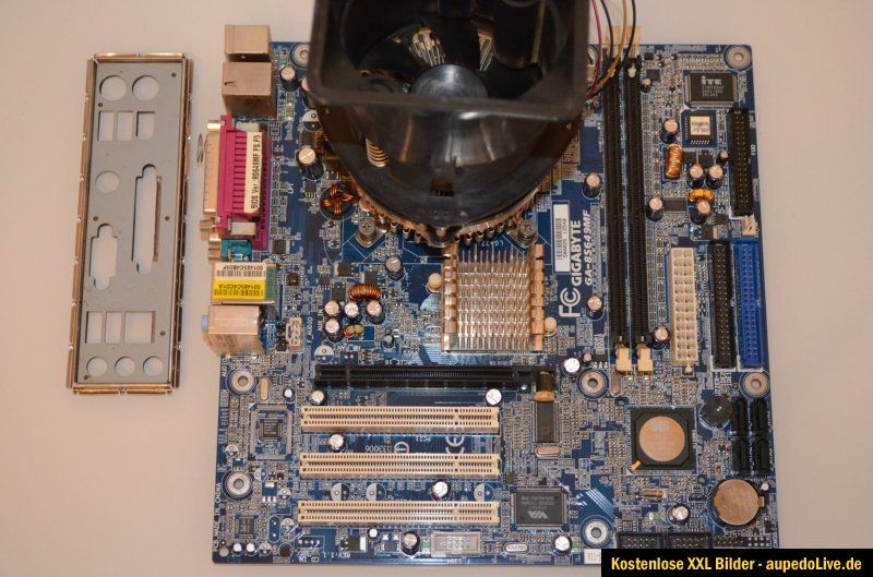 Gigabyte Mainboard GA 8S649MF mit Intel E2160 Dual Core Prozessor 2 x