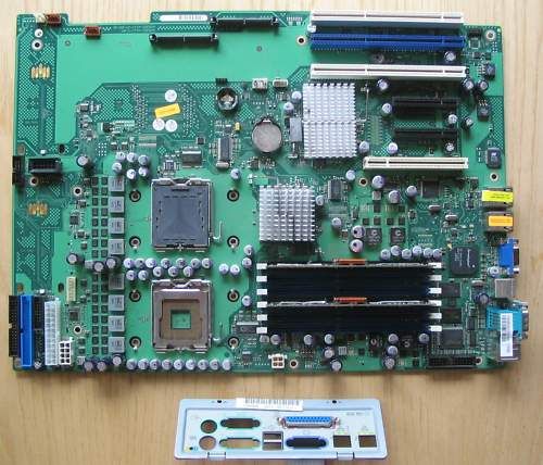 Mainboard Systemboard Primergy TX200 S3 D2109 Dual Xeon 771 + 2 GB RAM