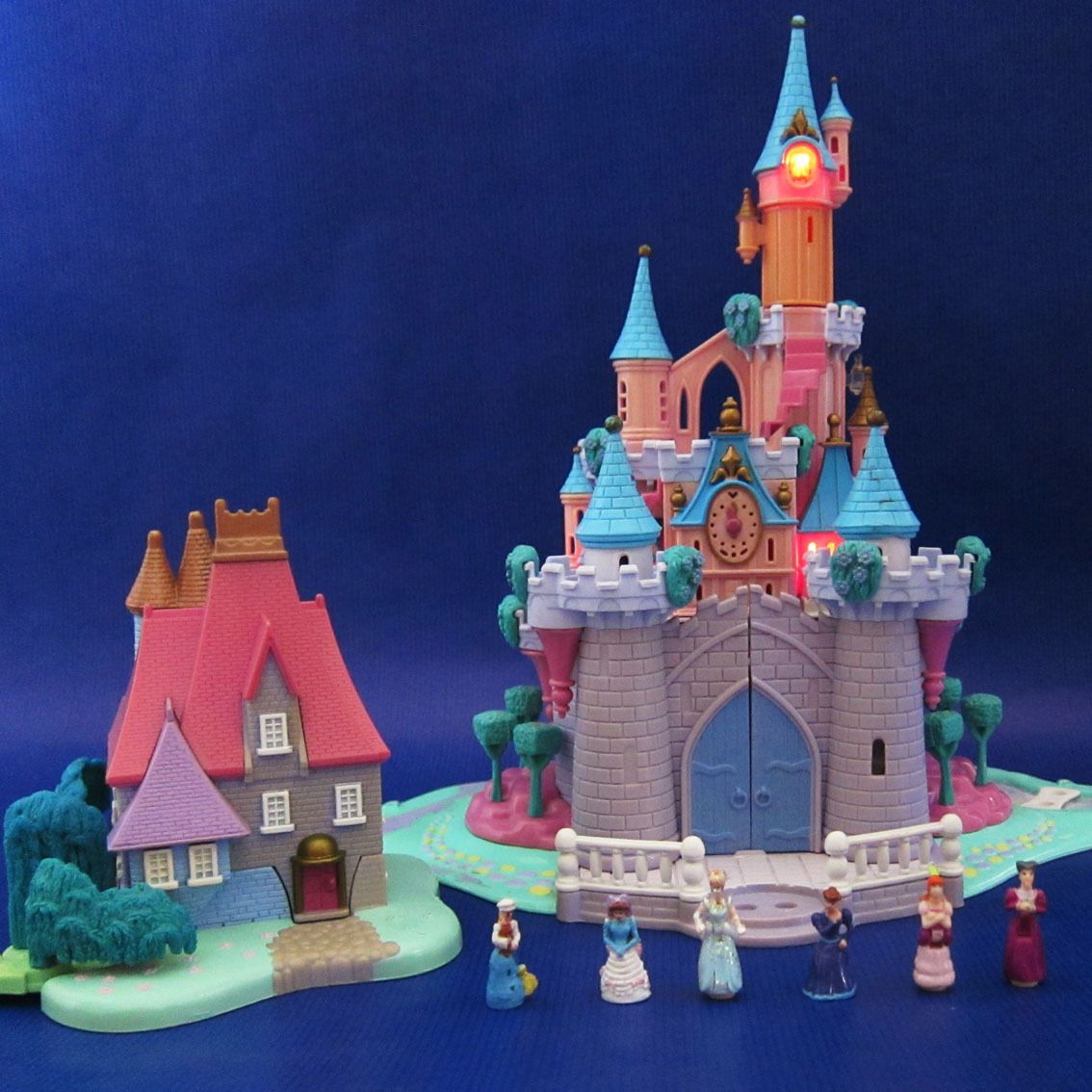 Polly Pocket Disney Cinderella Schloss & Stiefmutter Haus 6 Figuren