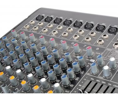 Professioneller 18 Kanal Powermixer mit eingebautem 24bit