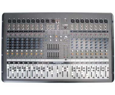 Professioneller 18 Kanal Powermixer mit eingebautem 24bit