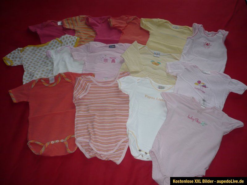 großes Kleiderpaket Baby Mädchen Gr. 74   86 Pullover Hosen Bodies