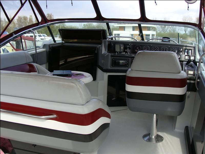 FORMULA 29 PC PERFORMANCE CRUISER MOTORBOOT MAXUM SEA RAY BAYLINER