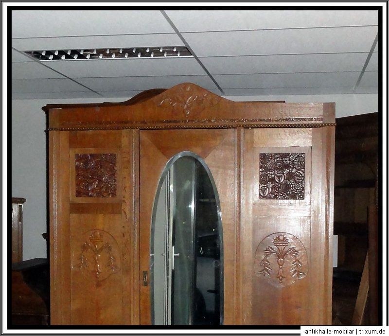 Einzigartiger Jugendstil Kleiderschrank,Dielenschrank, massiv Eiche um